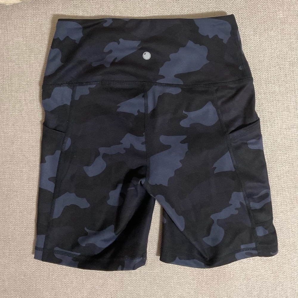 Yogalicious High Waist Squat Proof Side Pocket Shorts - Picture 9 of 9